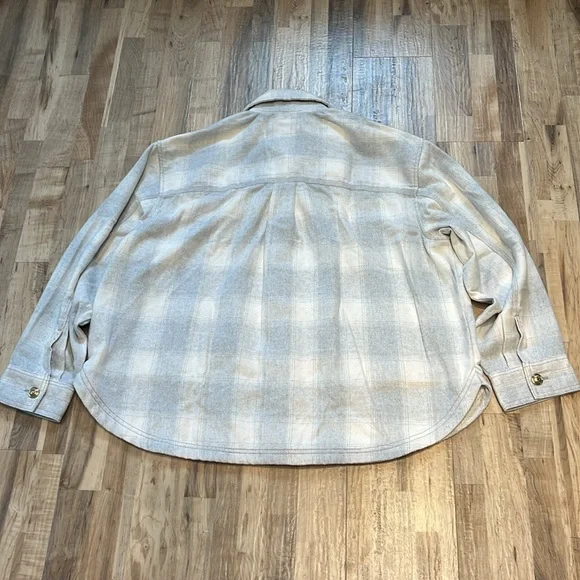 American Eagle Shacket - Picture 6 of 7